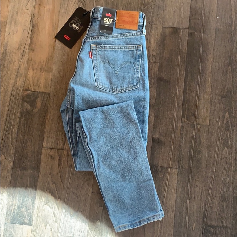 NWT Levi’s 501 Skinny Jeans